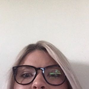 selling my gf she's annoying as fuck